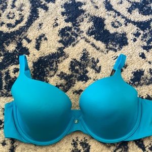 Victoria’s Secret 36C bra